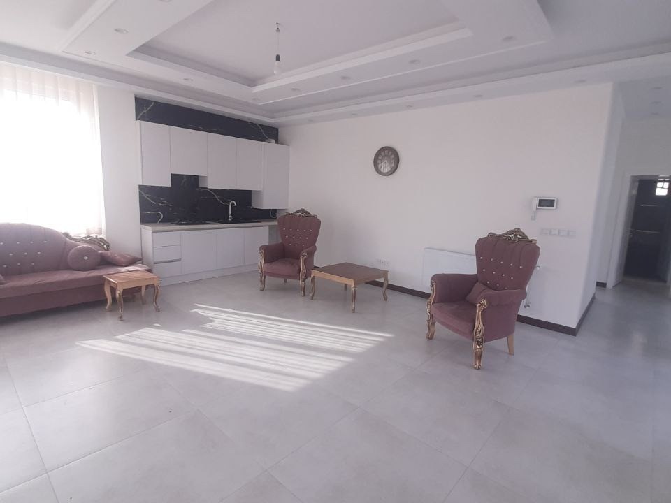 اتاق پذیرایی طبقه همکف