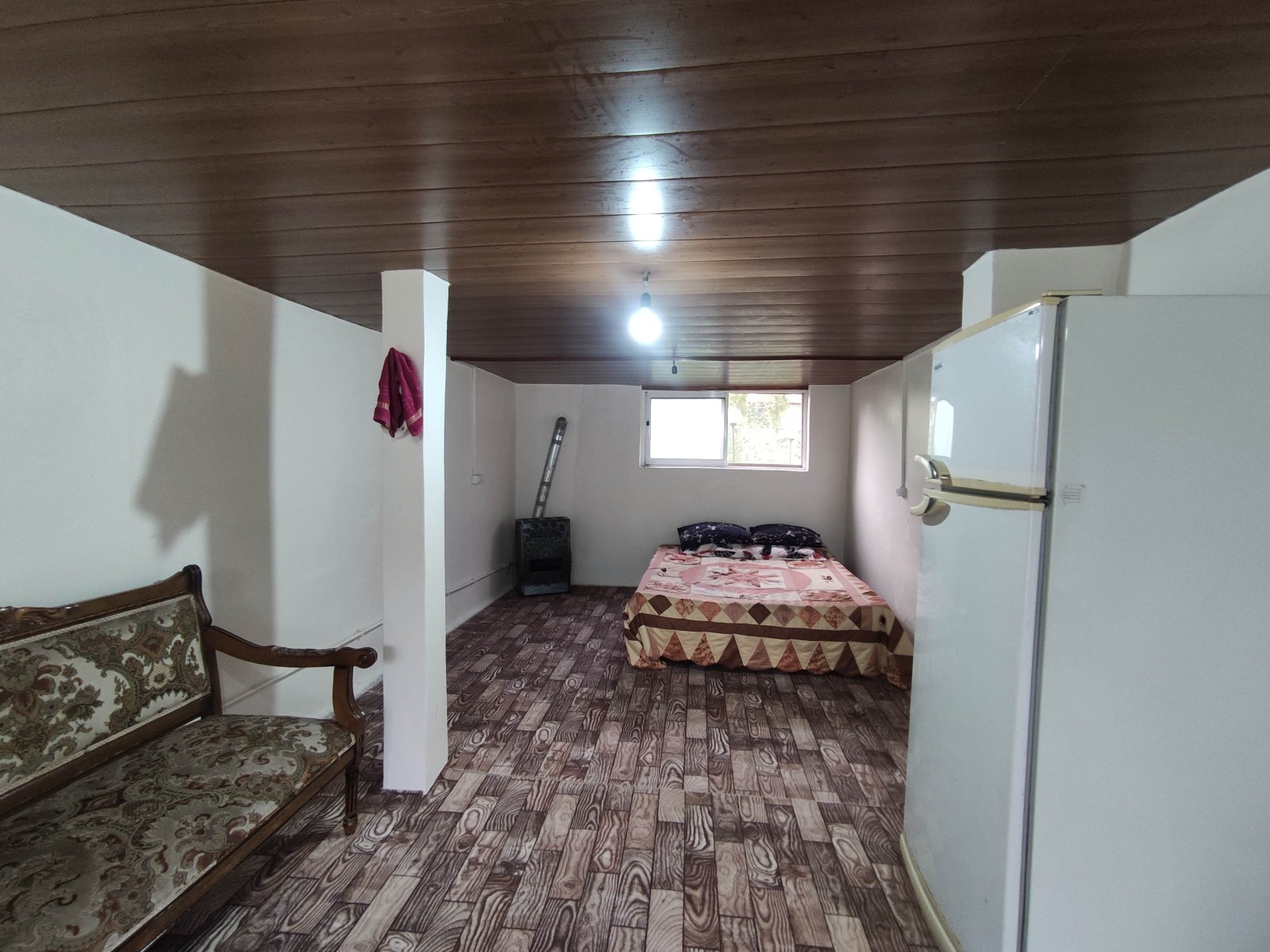 اتاق طبقه پایین