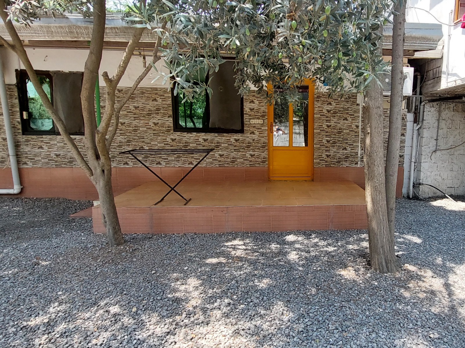 نمای بیرونی ساختمان