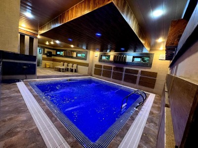 ویلای چهار خوابه استخردار در نزدیکی رودخانه ویلای چهار خوابه استخردار در نزدیکی رودخانه