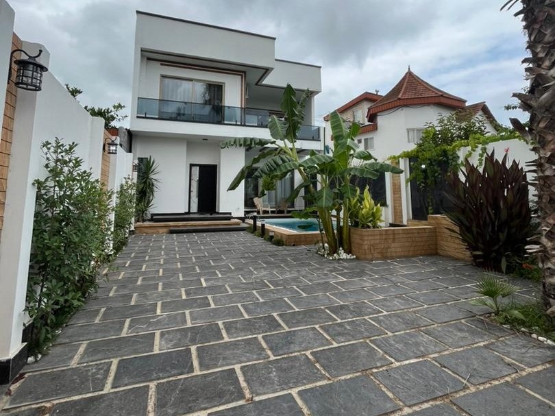 نمای بیرونی ساختمان