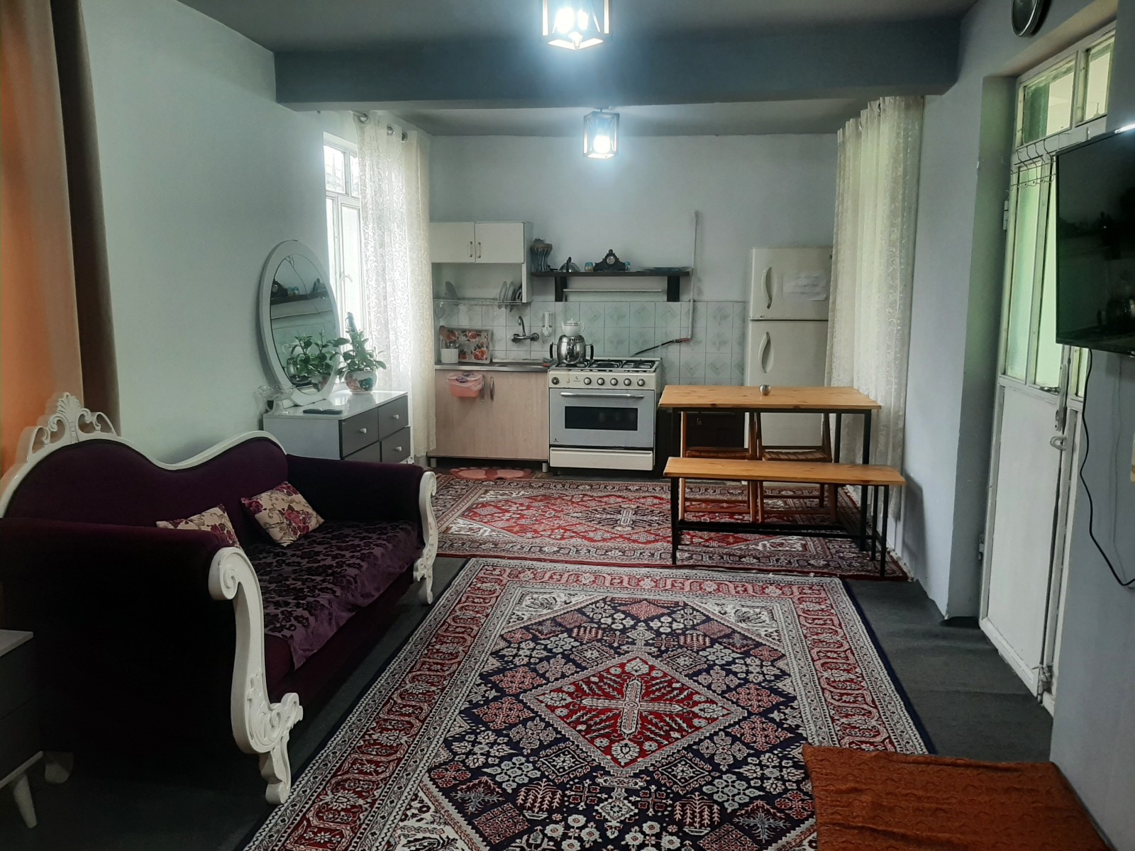 نمای داخلی و آشپزخانه