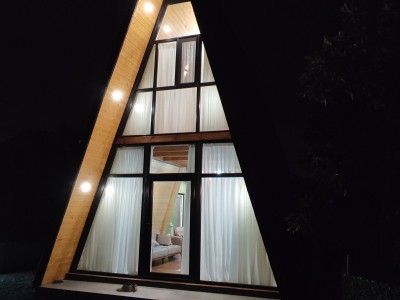 کلبه سوئیسی جنگلی آوین کلبه سوئیسی جنگلی آوین