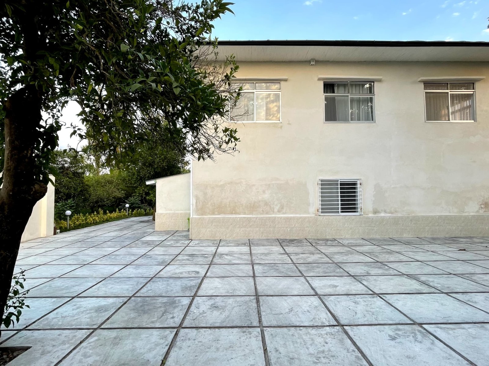 نمای بیرونی ساختمان