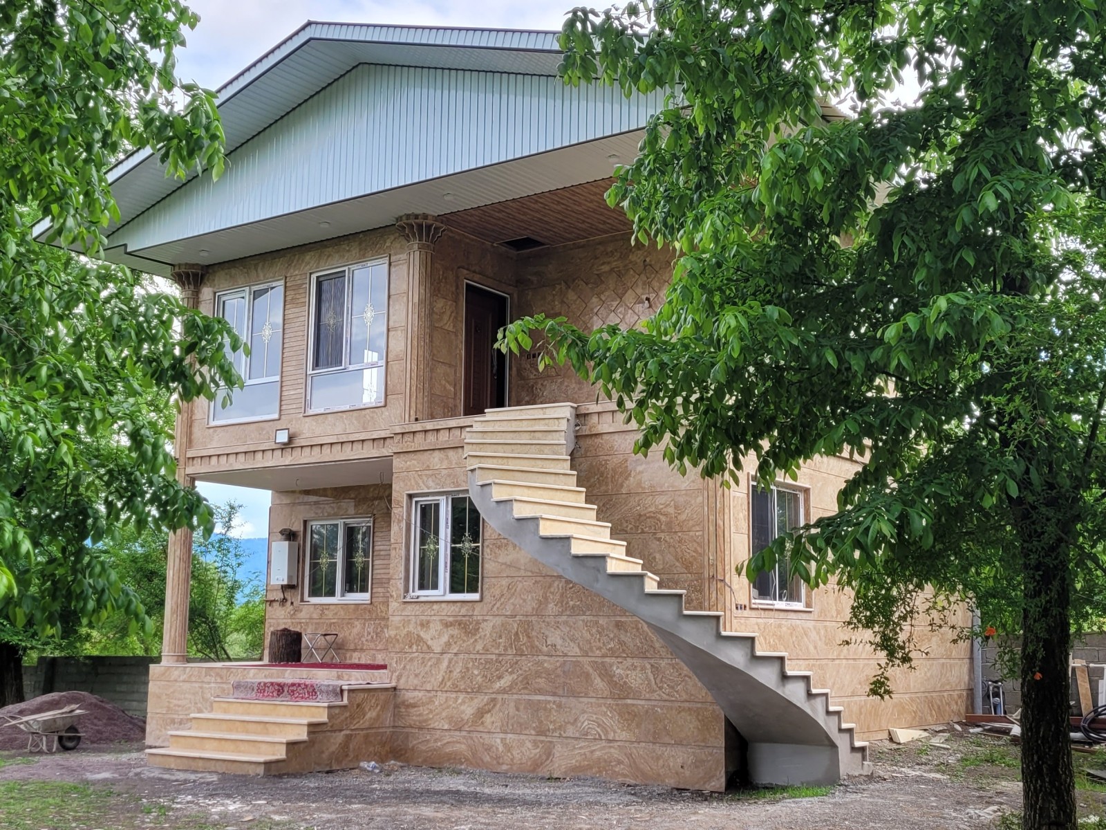 نمای بیرونی ساختمان
