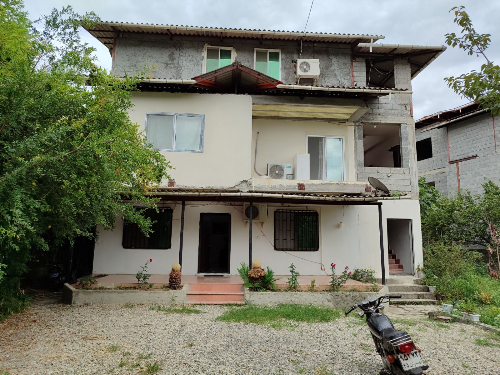 نمای بیرونی ساختمان