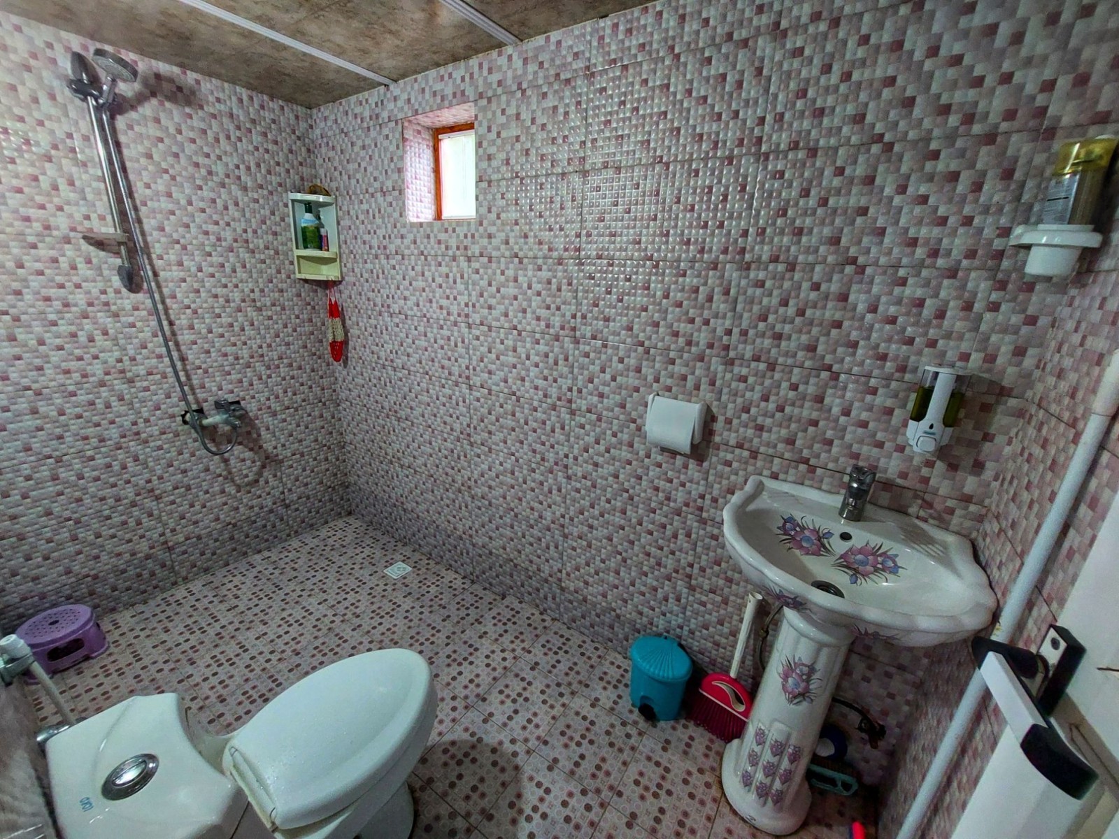 سرویس بهداشتی و حمام