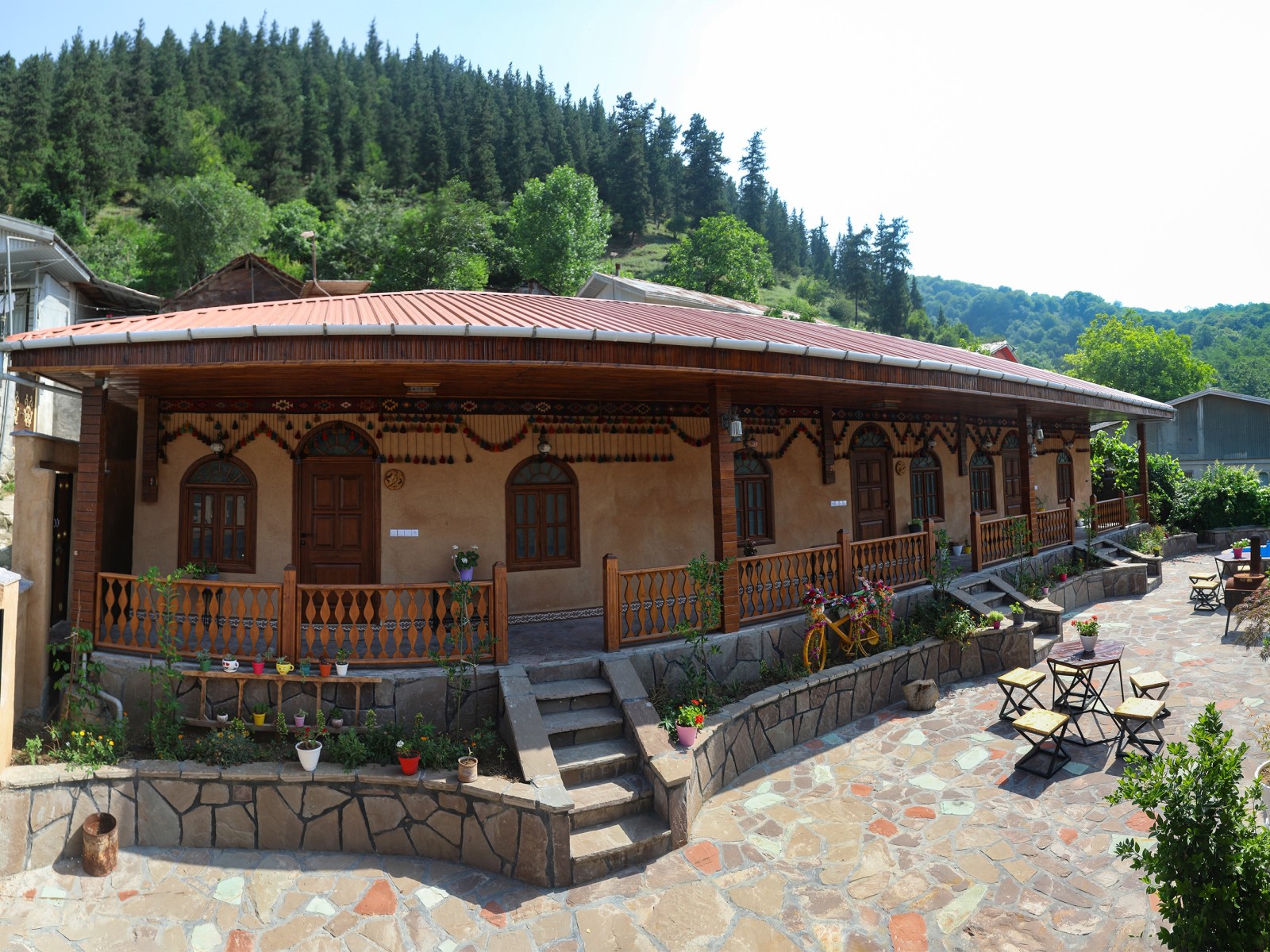 نمای بیرونی ساختمان