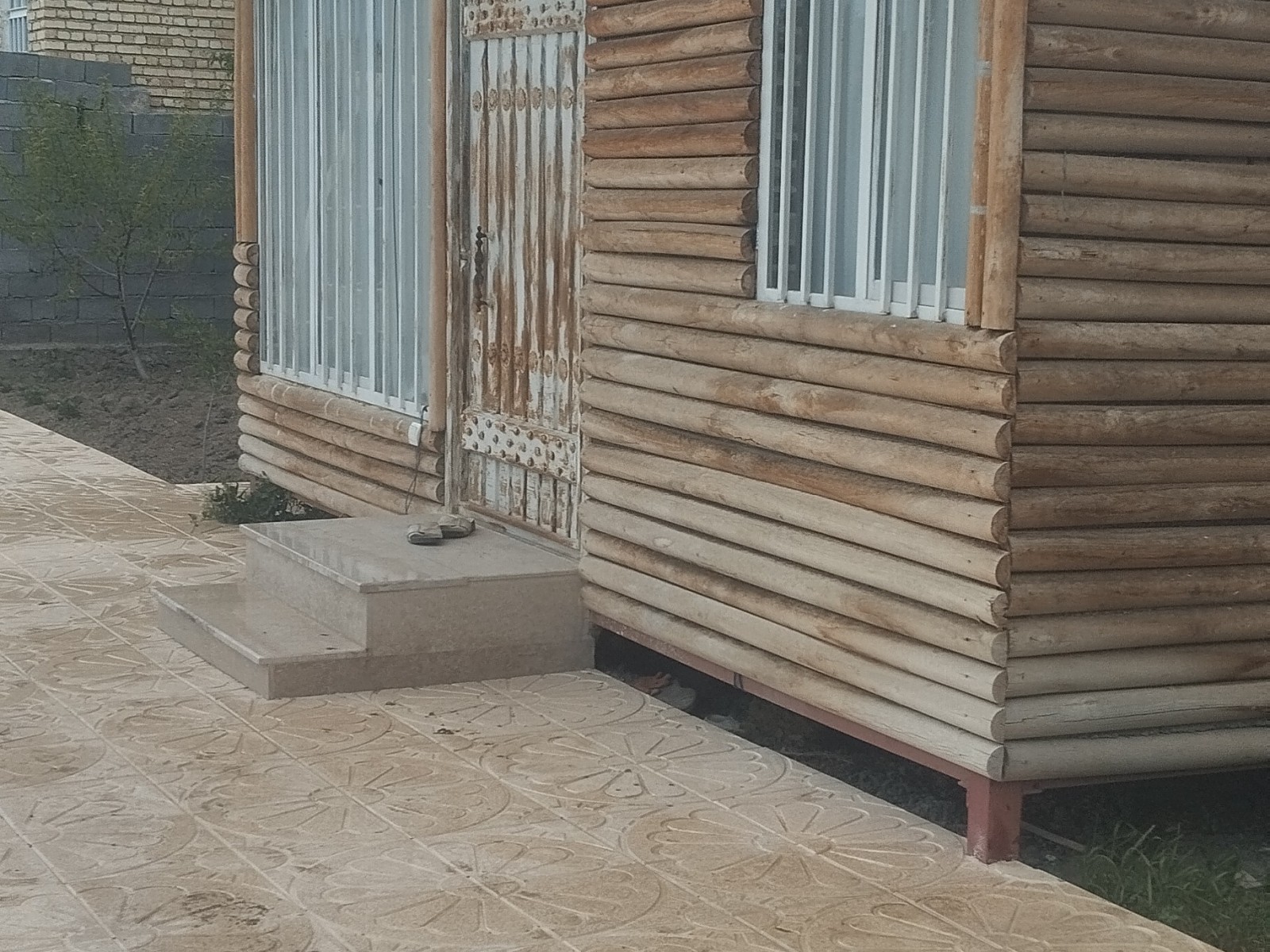 نمای بیرونی ساختمان