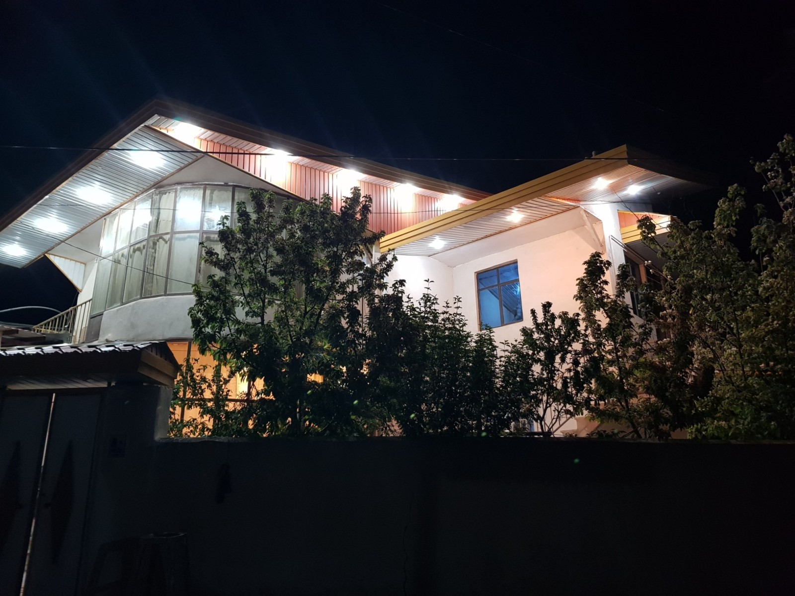 نمای بیرونی ساختمان