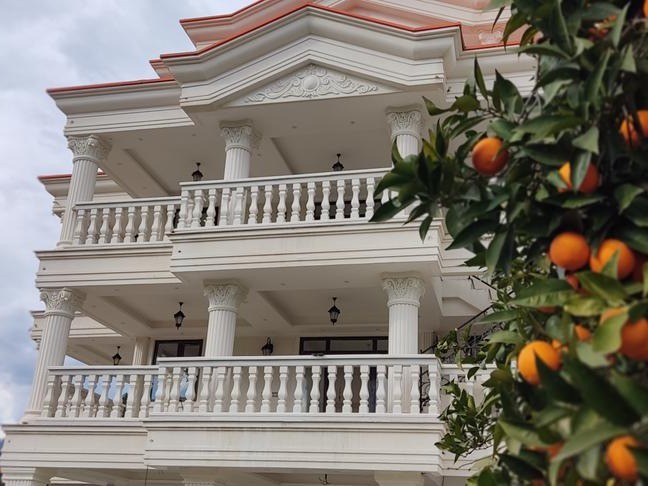 نمای بیرونی ساختمان