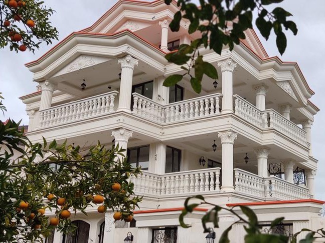 نمای بیرونی ساختمان