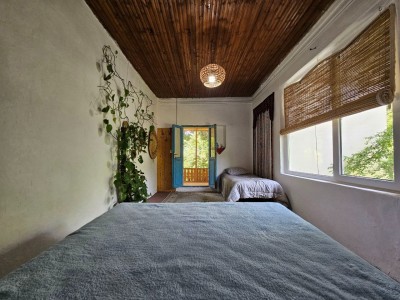 اقامتگاه داربن سراوان "اتاق آبی"