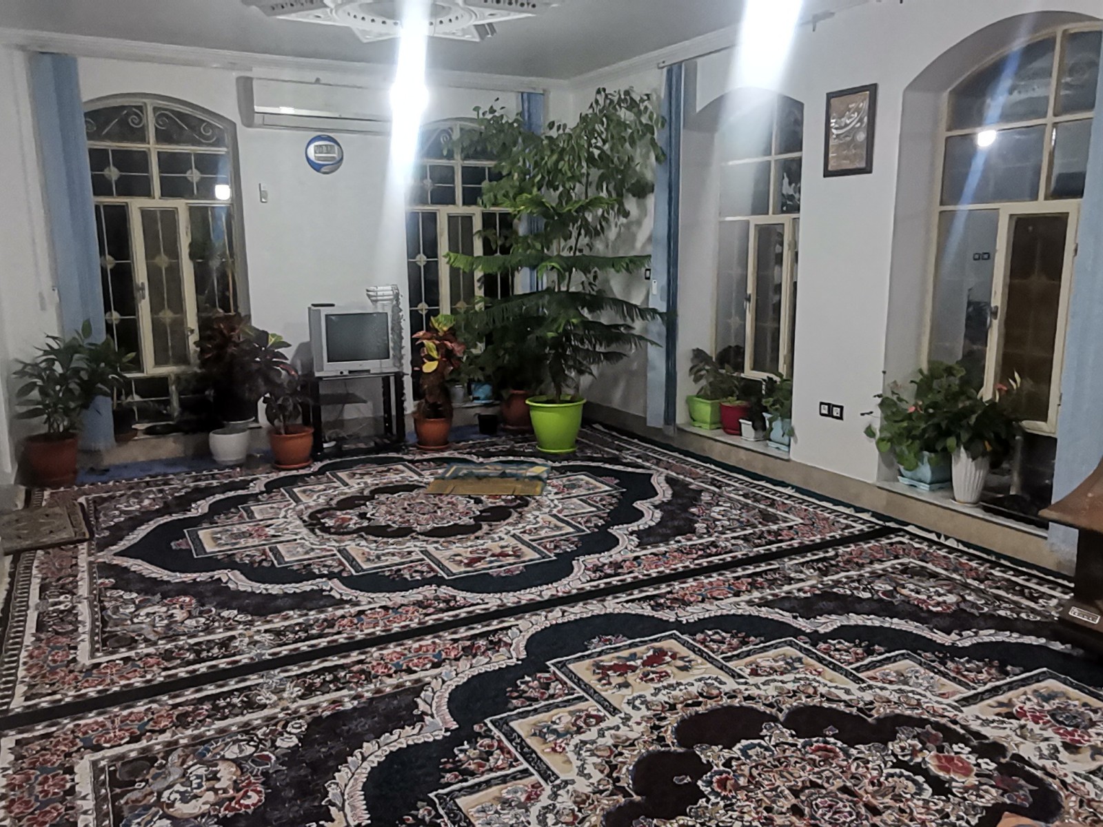 سالن اصلی ویلا