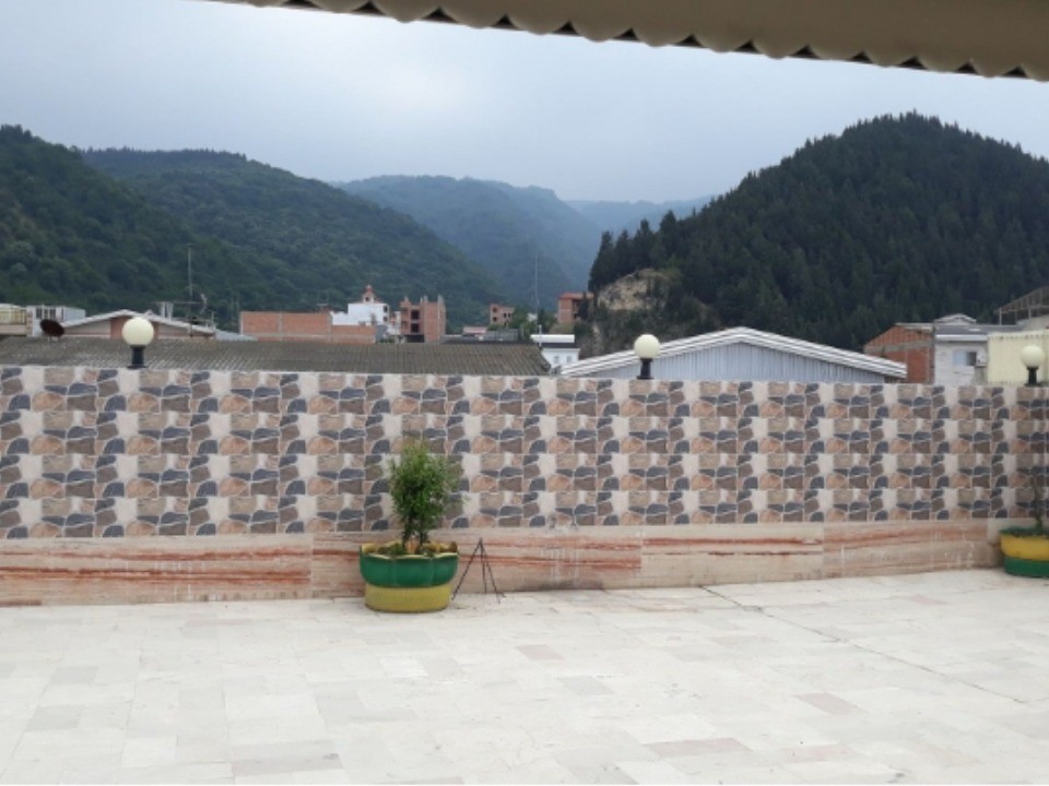 چشمانداز زیبای حیاط چشمانداز زیبای حیاط