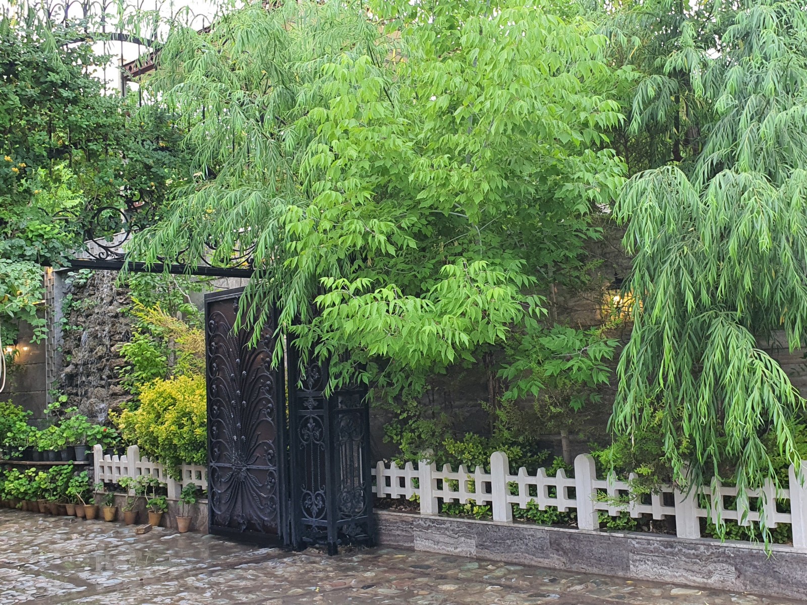 نمای بیرونی ساختمان