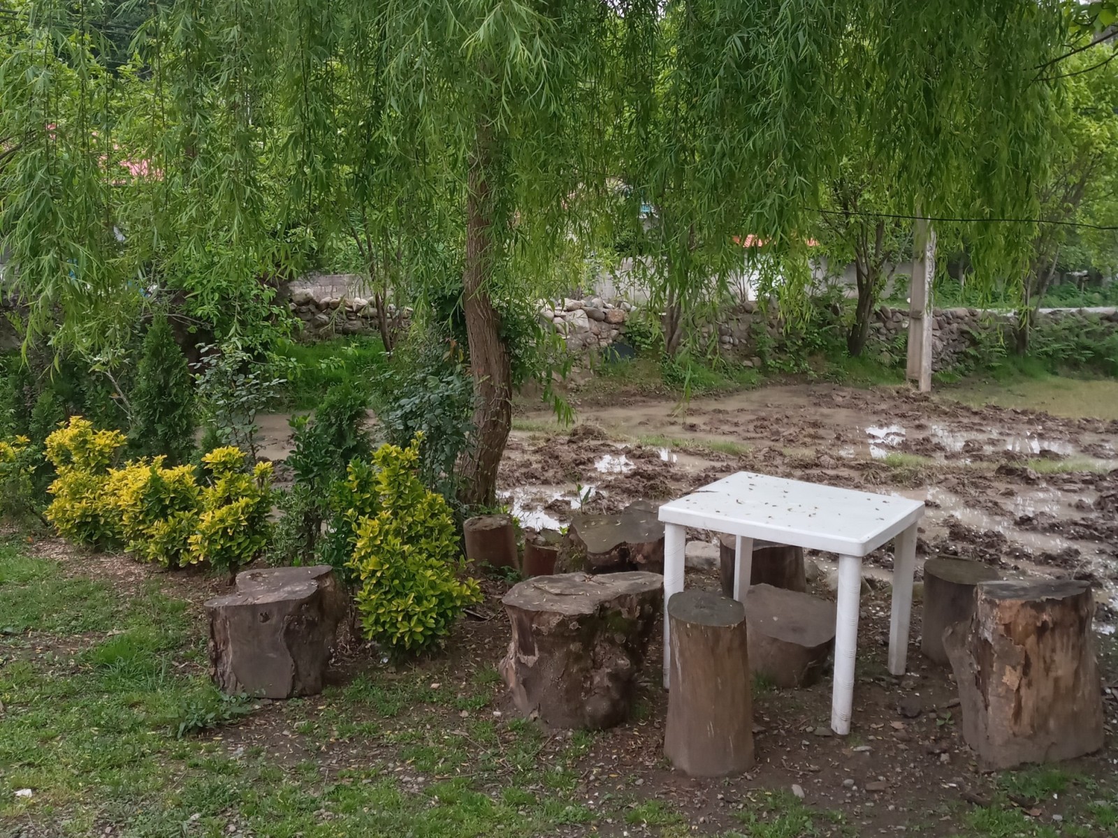 میز حیاط میز حیاط