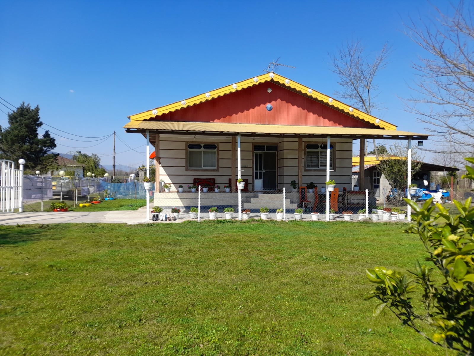 نمای بیرونی ساختمان