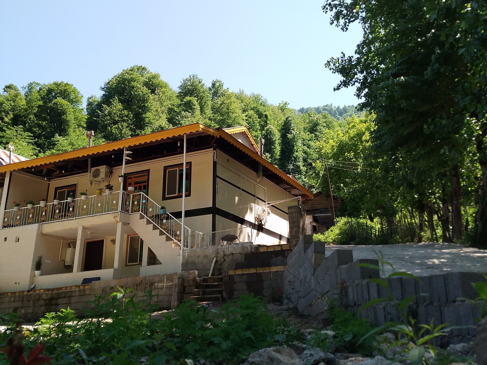 نمای بیرونی ساختمان