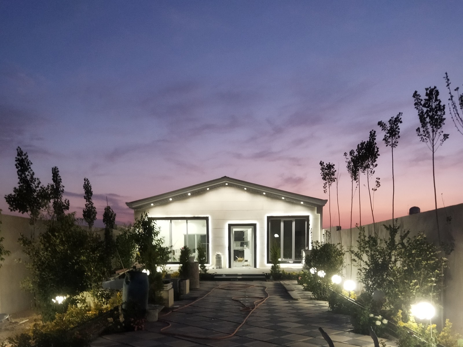 نمای بیرونی ساختمان