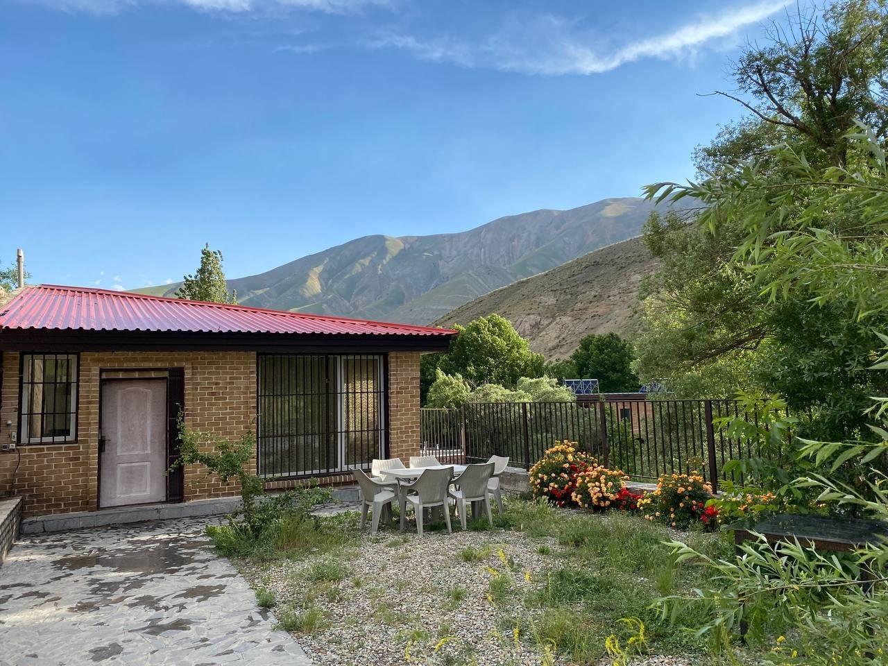 نمای بیرونی ساختمان