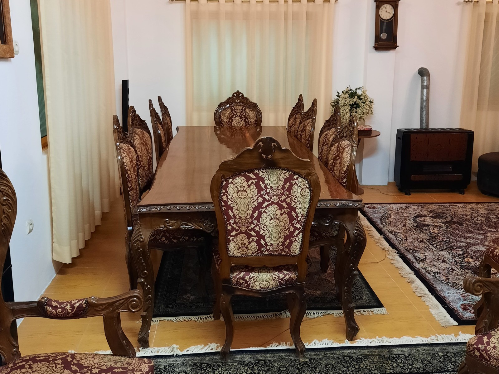 اتاق پذیرایی طبقه همکف