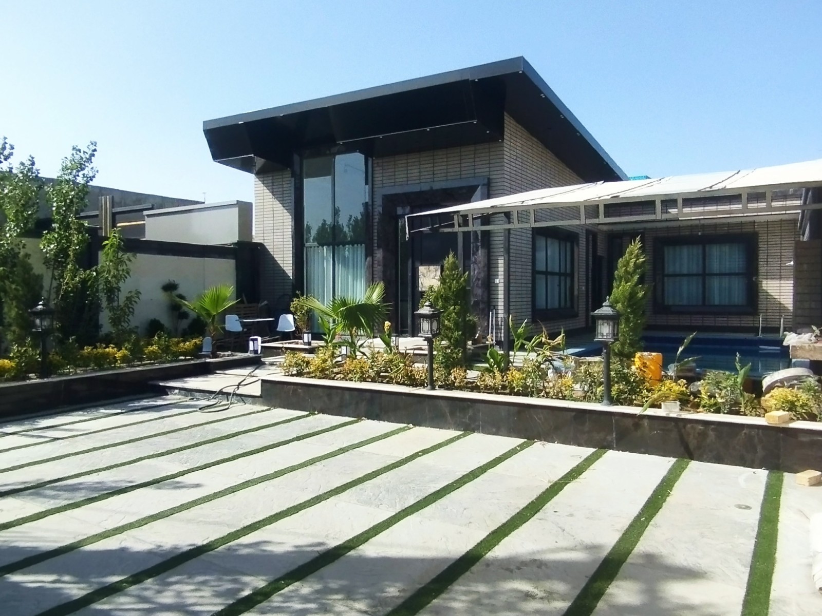 نمای بیرونی ساختمان نمای بیرونی ساختمان