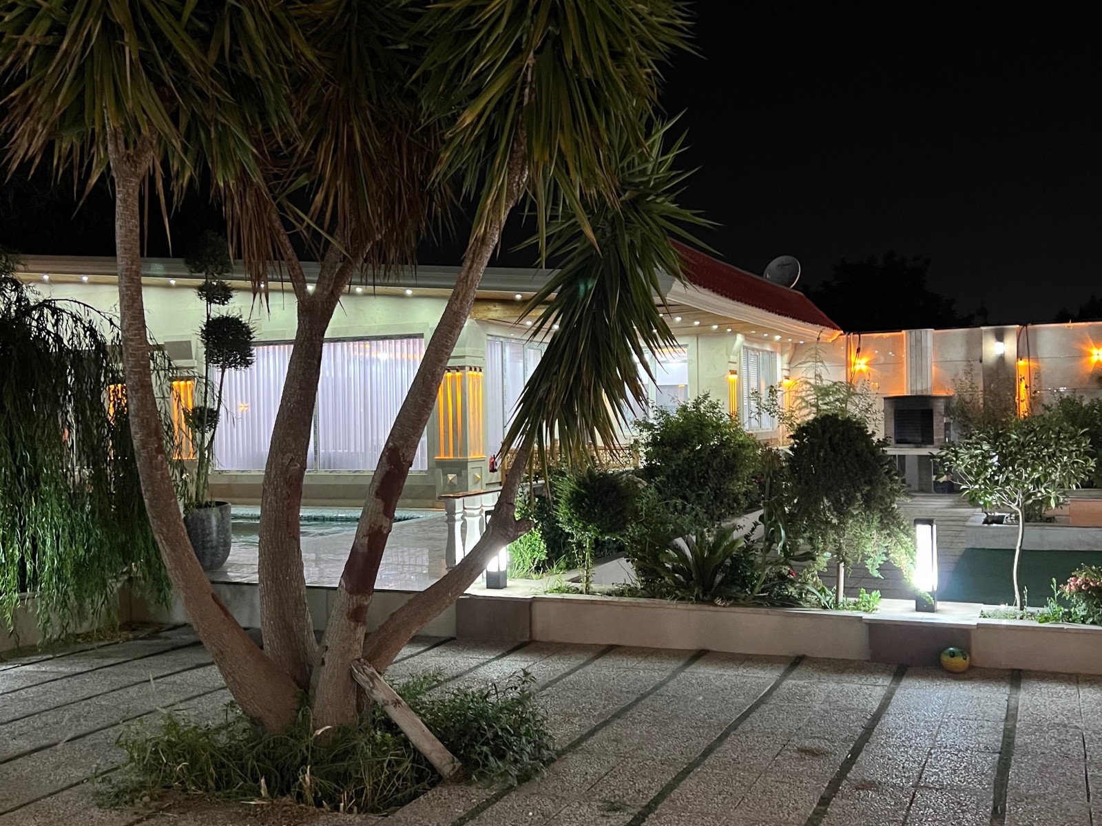 نمای بیرونی ساختمان نمای بیرونی ساختمان