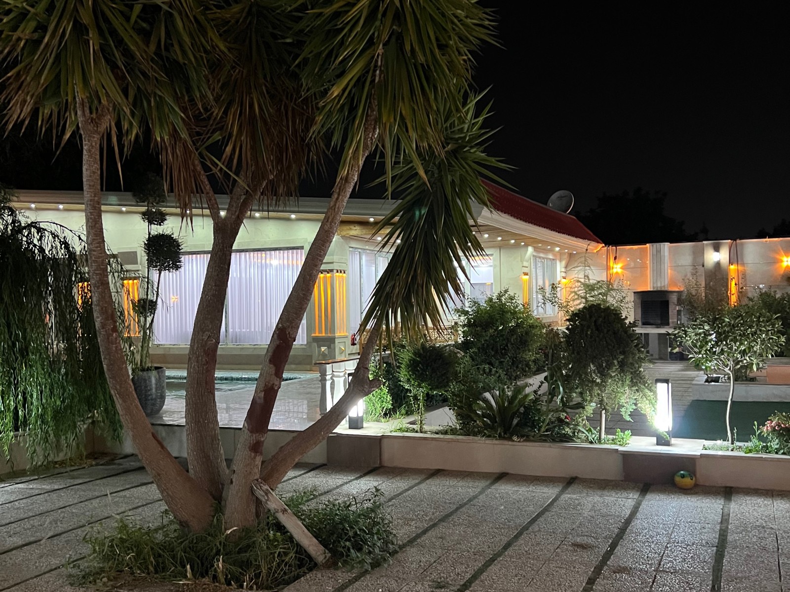 نمای بیرونی ساختمان نمای بیرونی ساختمان