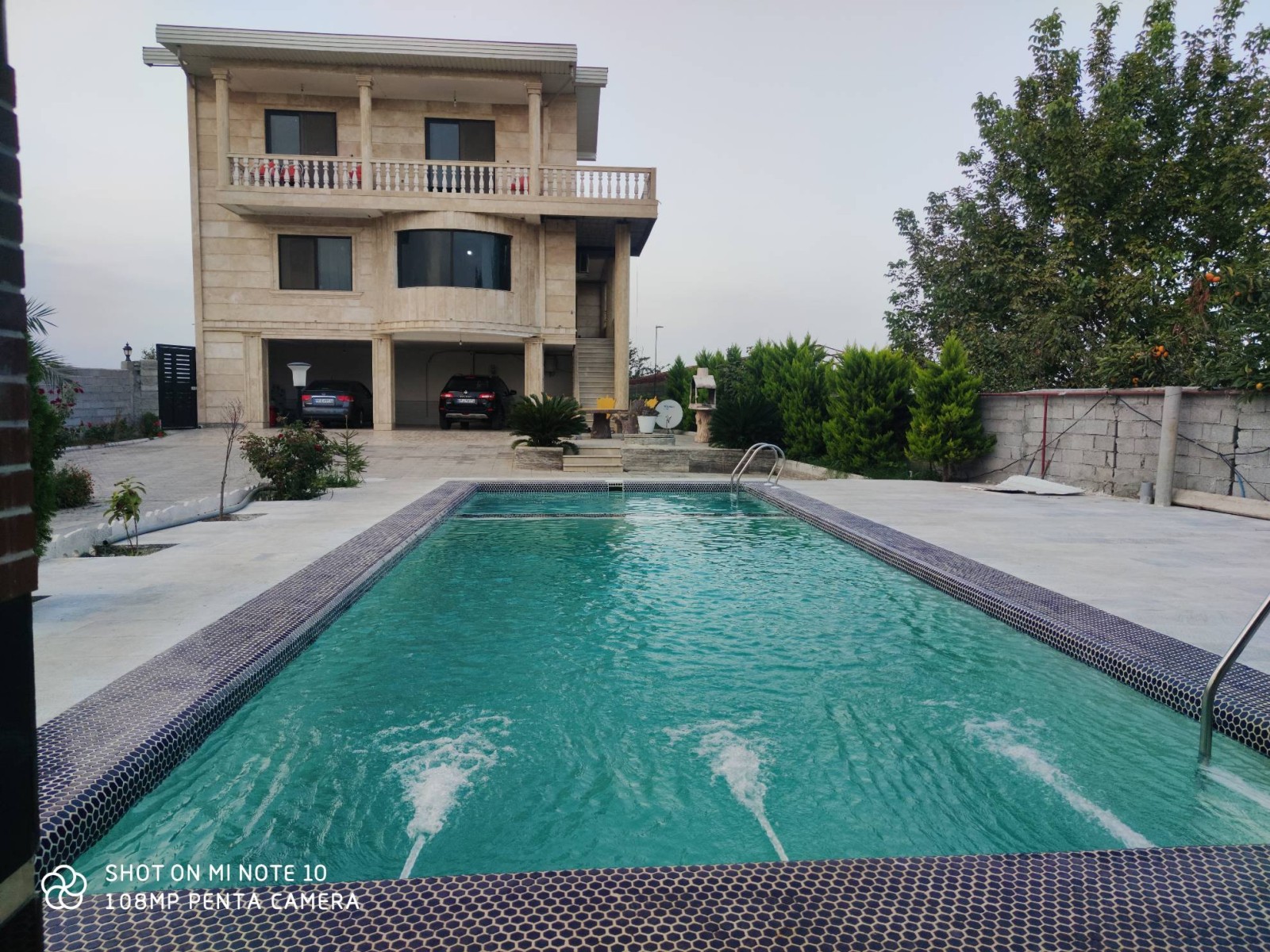 نمای بیرونی ساختمان نمای بیرونی ساختمان