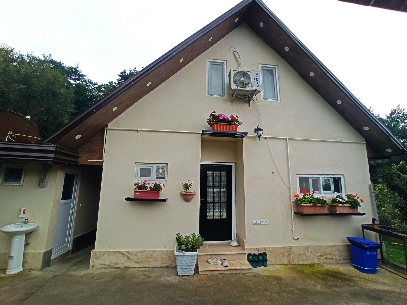 نمای بیرونی ساختمان نمای بیرونی ساختمان