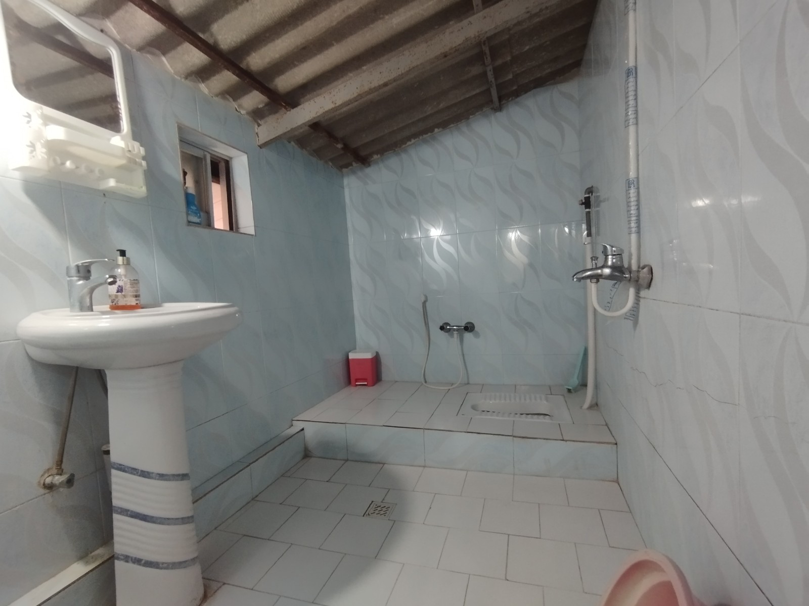 سرویس بهداشتی و حمام