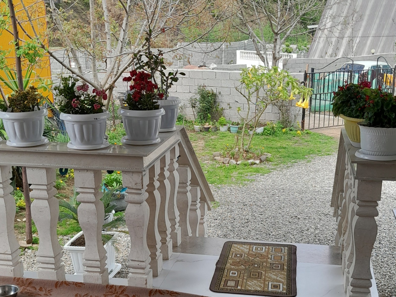 نمای بیرونی ساختمان