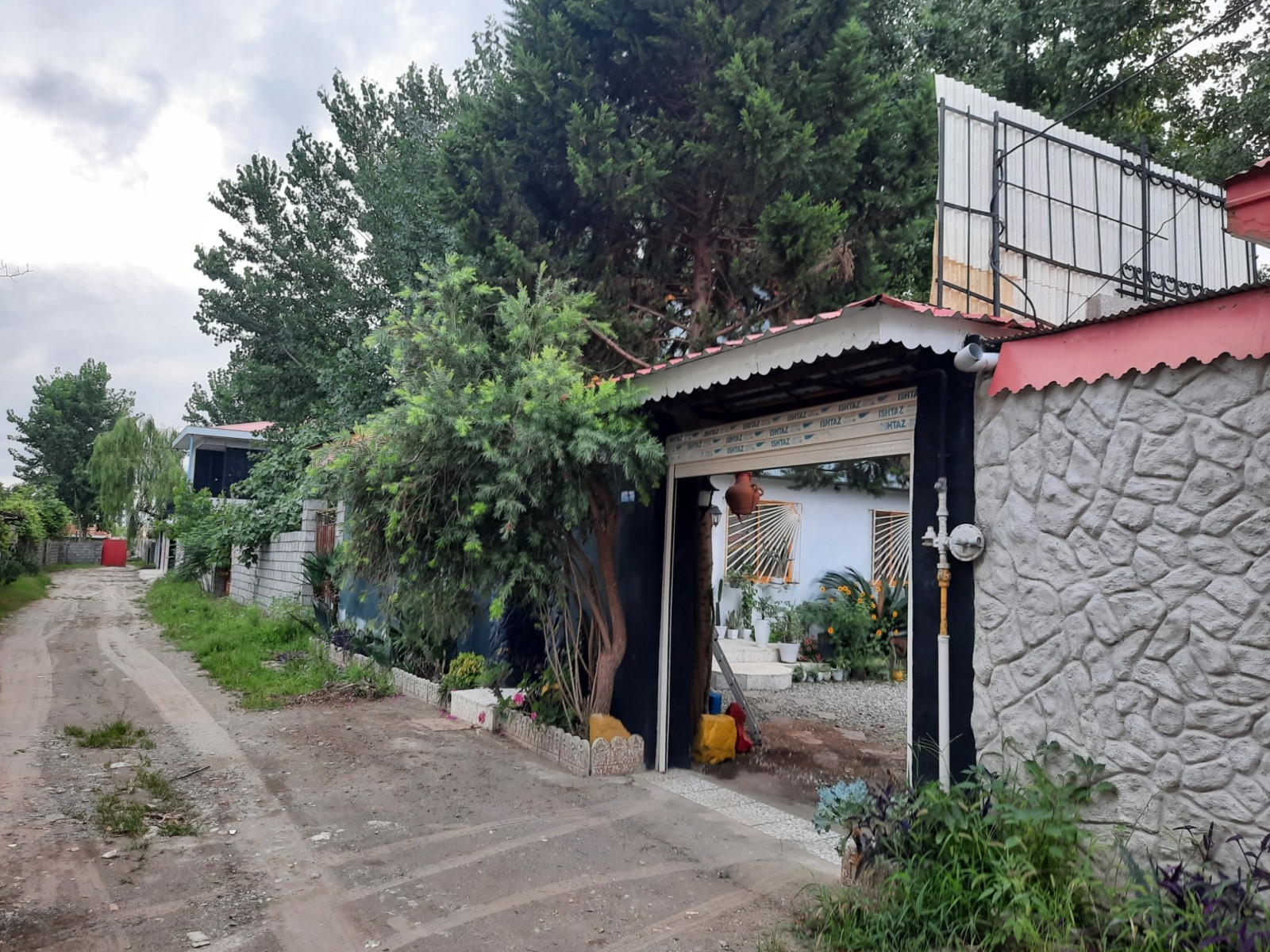 نمای بیرونی ساختمان