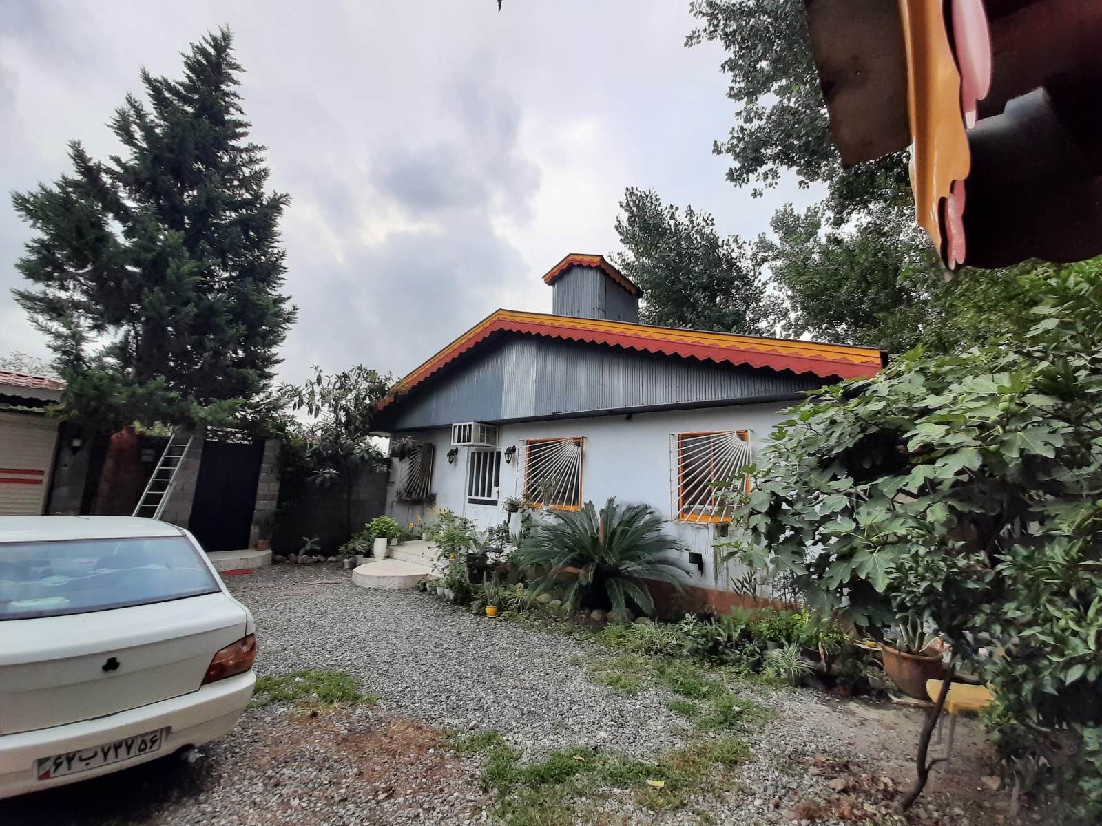 نمای بیرونی ساختمان