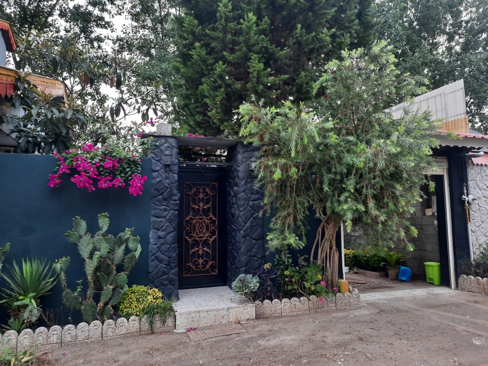 نمای بیرونی ساختمان