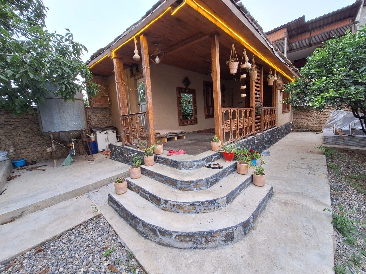 نمای بیرونی ساختمان