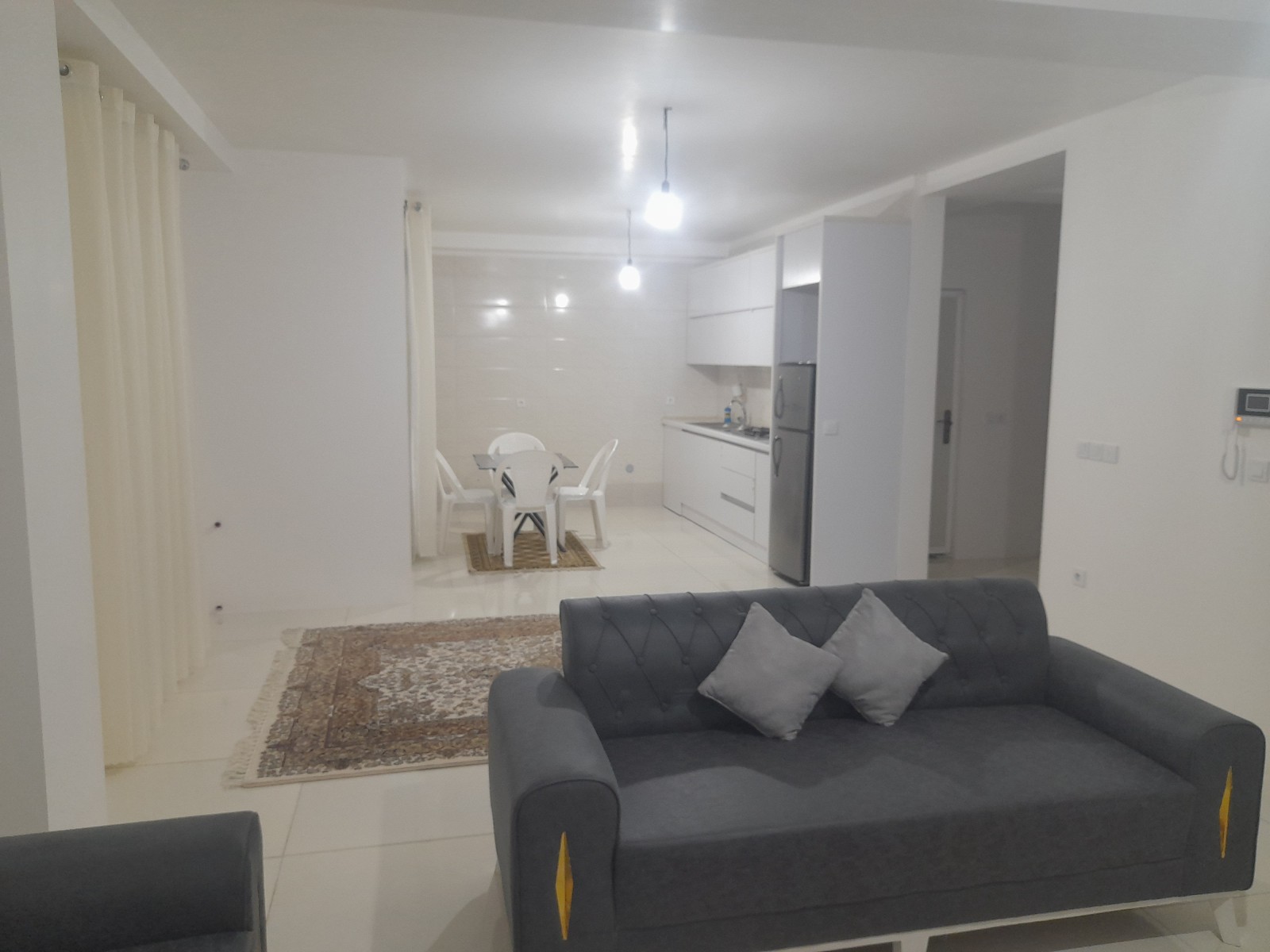 اتاق پذیرایی و آشپزخانه اتاق پذیرایی و آشپزخانه