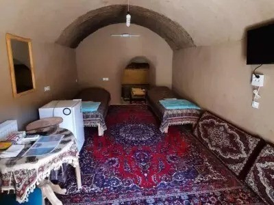 اقامتگاه سنتی افوشتا (اتاق کاریزا)
