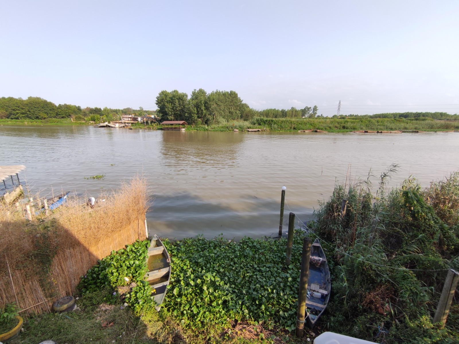 نمای بیرونی ساختمان نمای بیرونی ساختمان