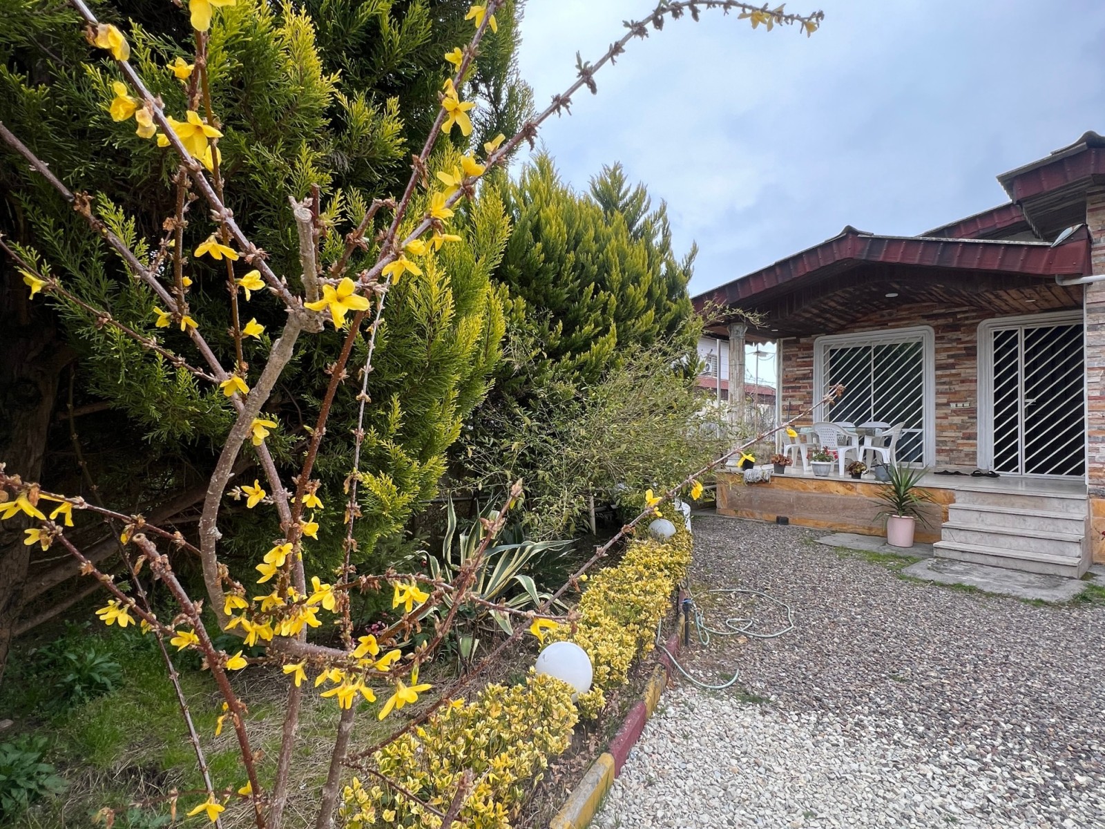 نمای بیرونی ساختمان