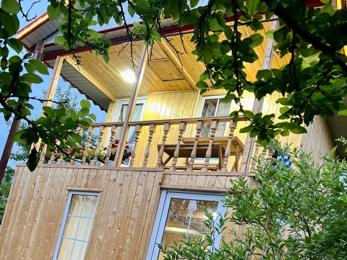 نمای بیرونی کلبه نمای بیرونی کلبه