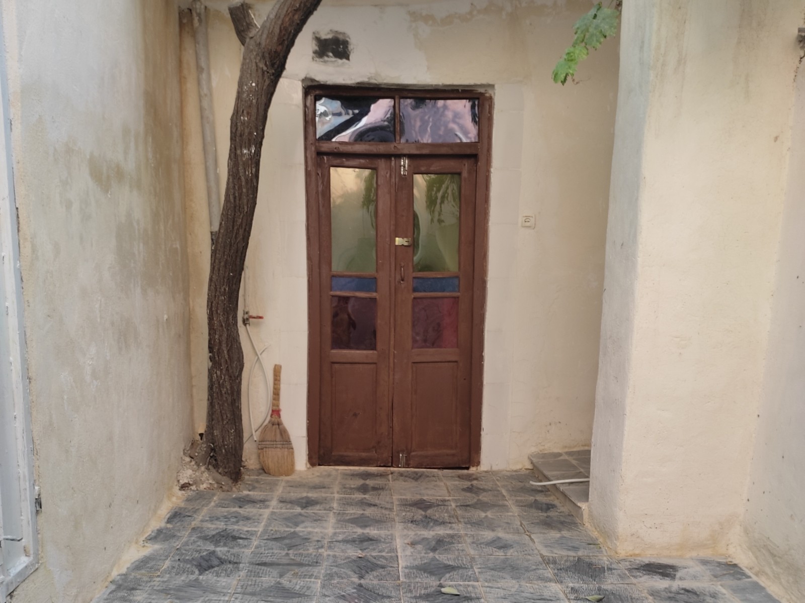 نمای بیرونی ساختمان