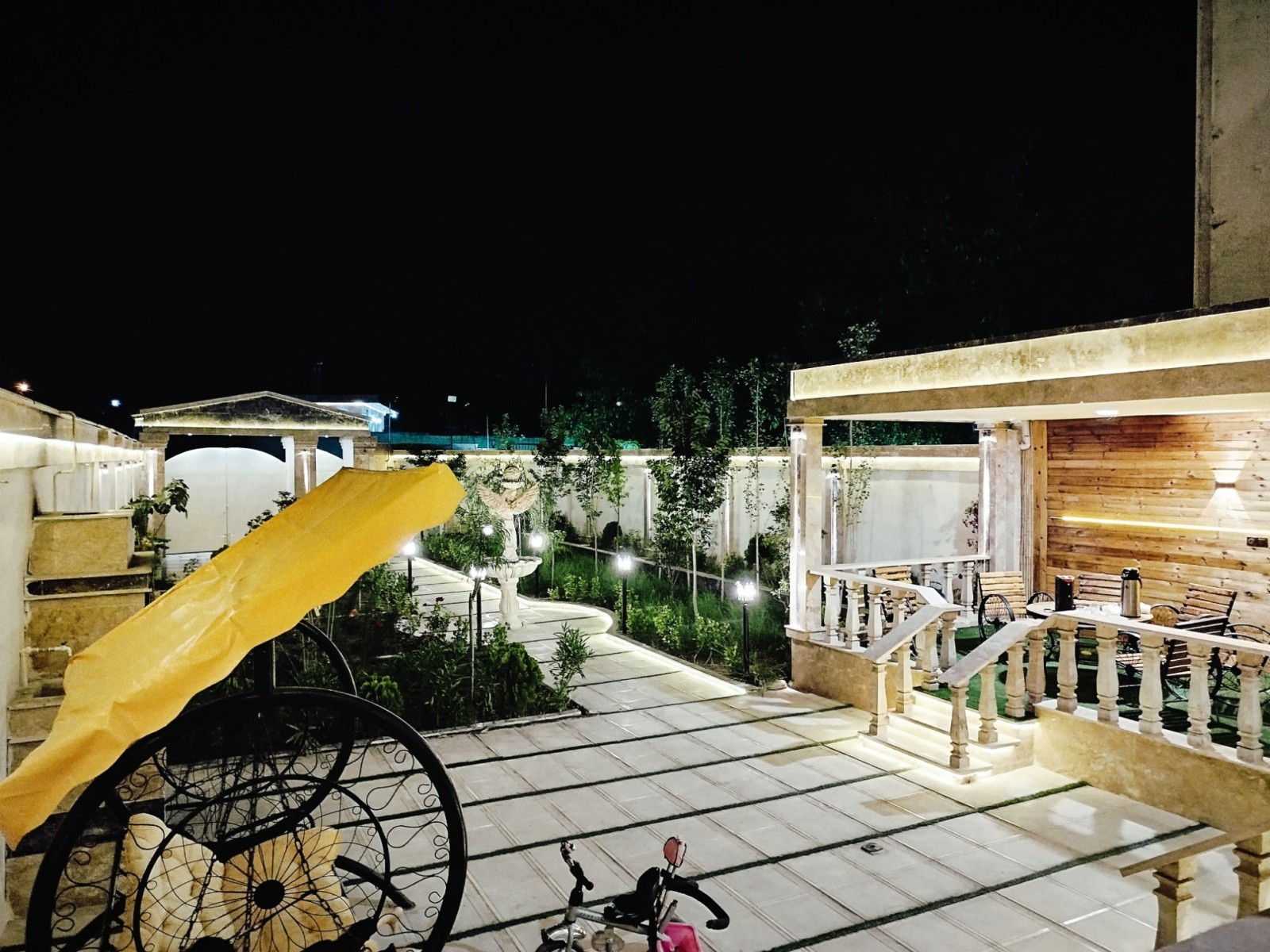 نمای بیرونی ساختمان