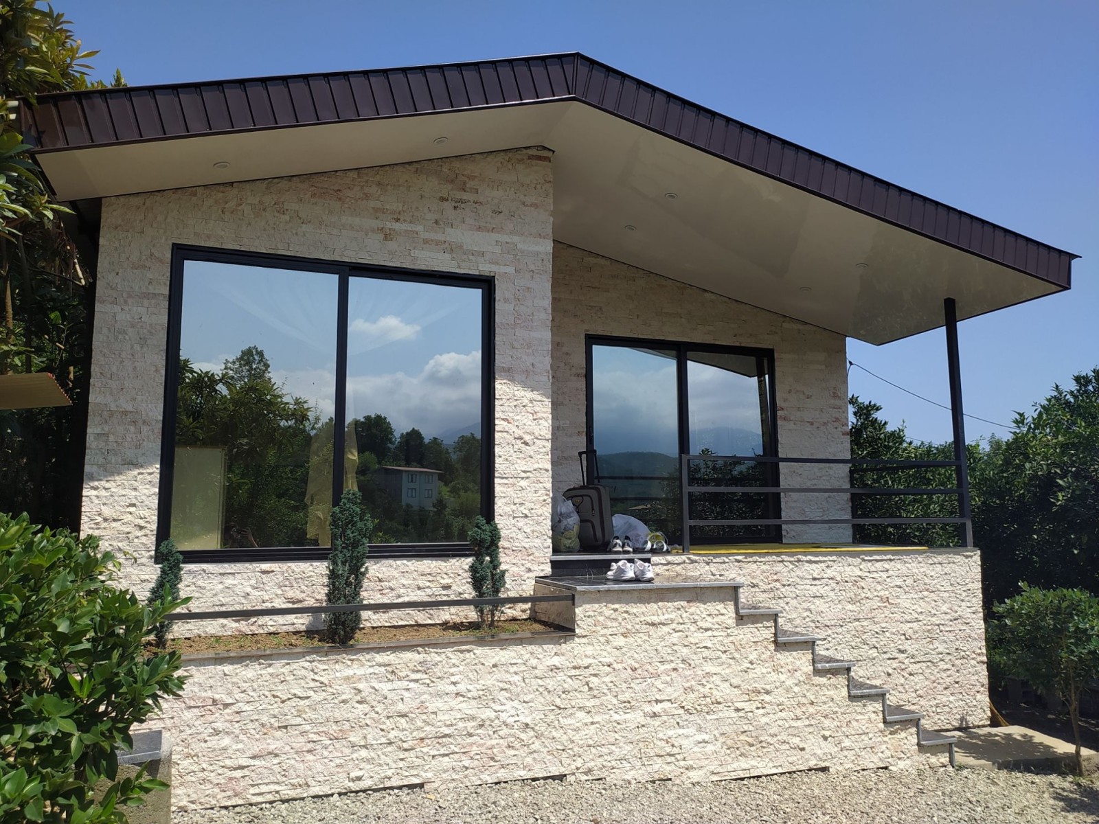 نمای بیرونی ساختمان