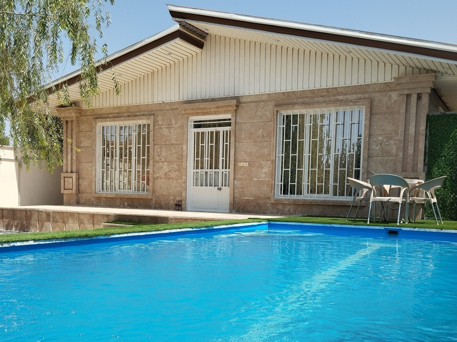 نمای بیرونی ساختمان
