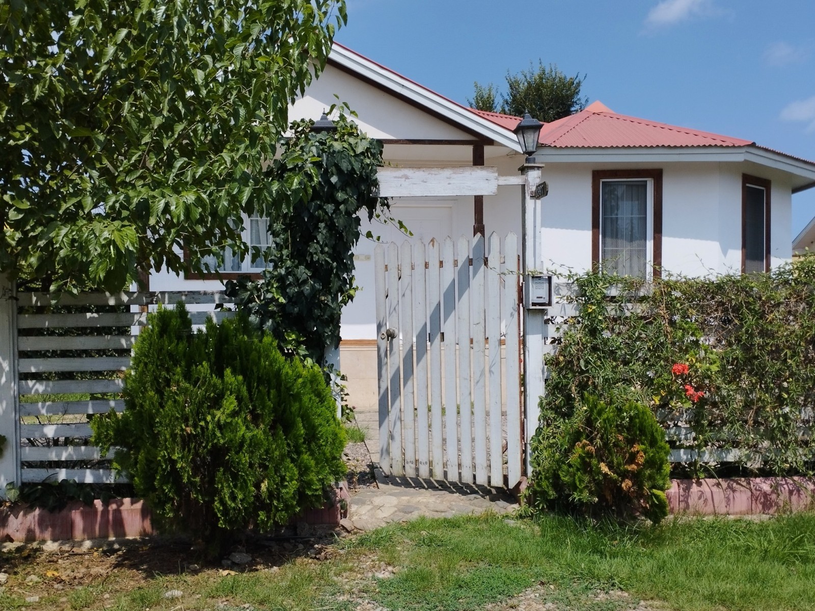 نمای بیرونی ساختمان نمای بیرونی ساختمان