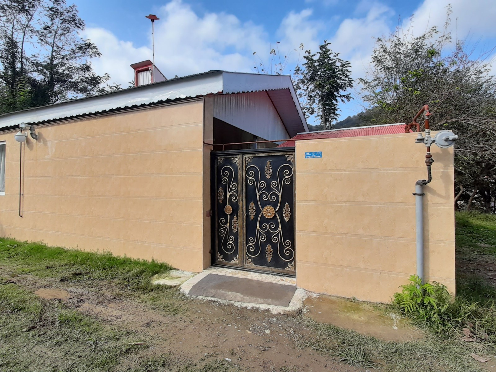 ورودی اقامتگاه