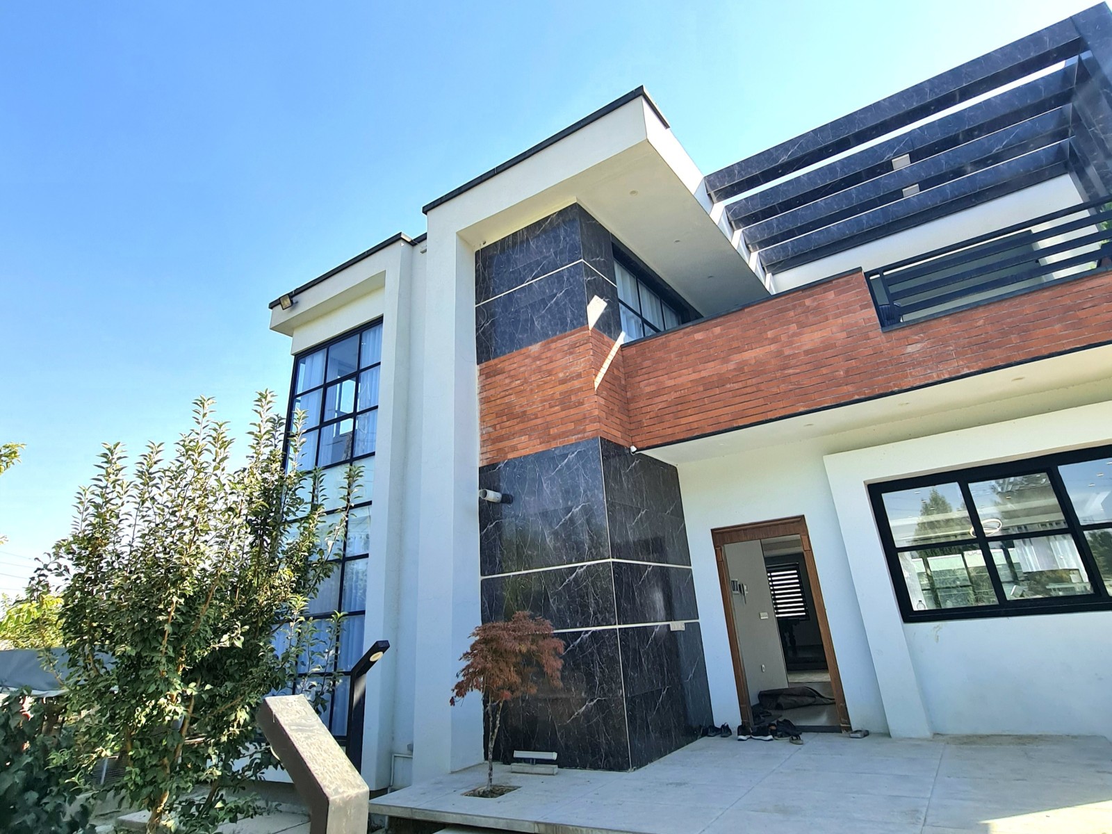 نمای بیرونی ساختمان