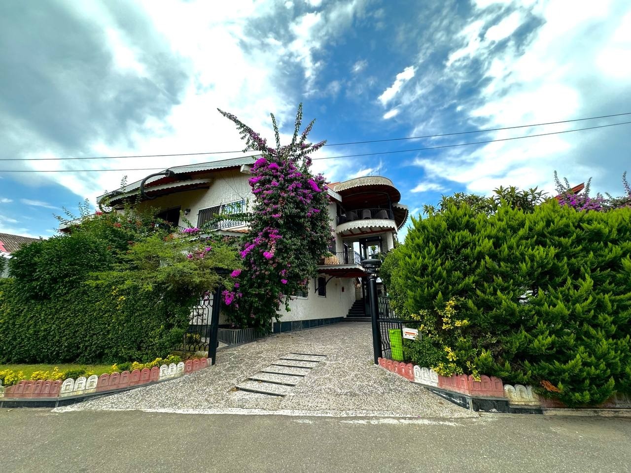نمای ساختمان